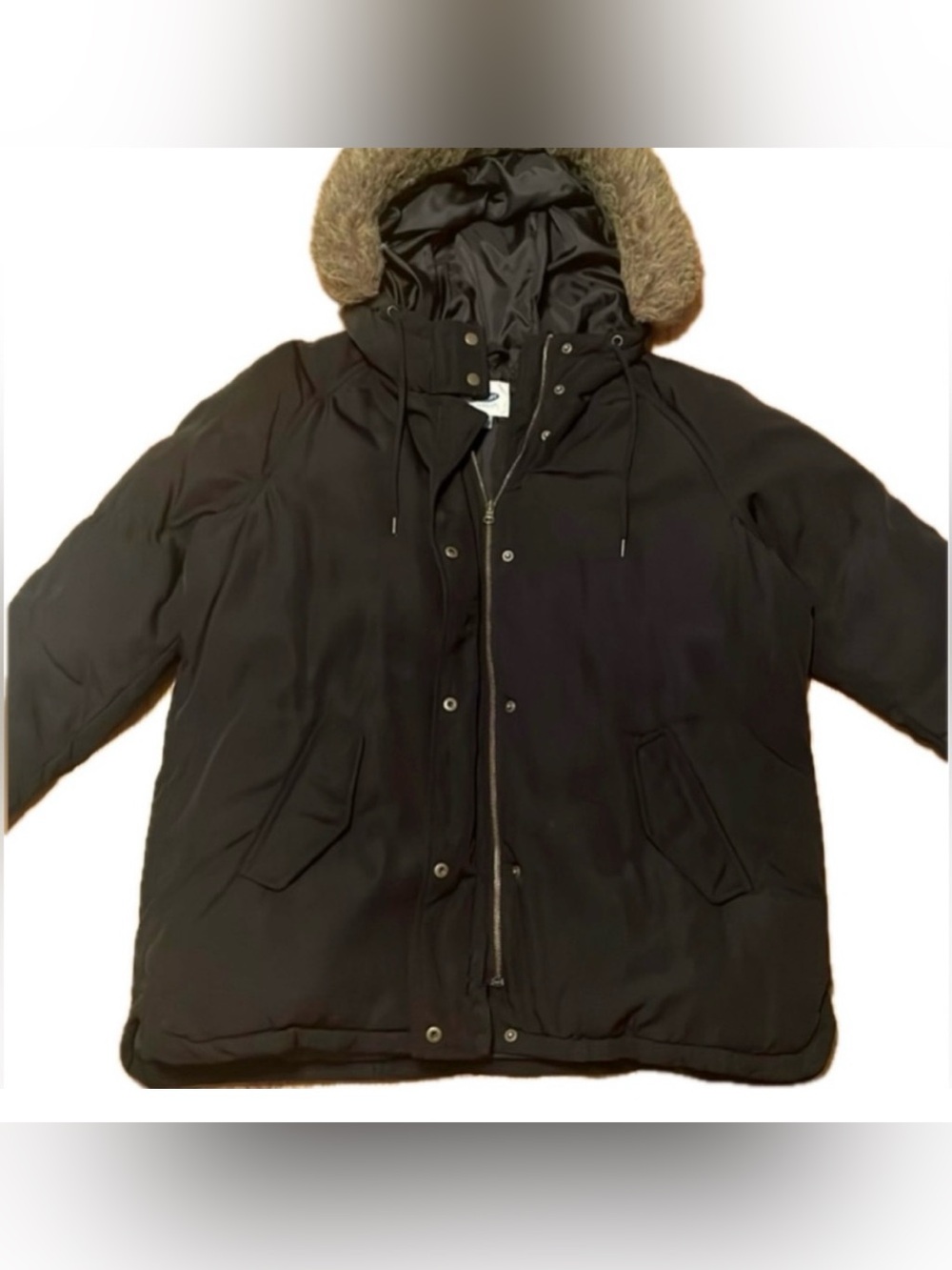 Old Navy winter jacket with fur lined drawstring hood. Women’s size XL